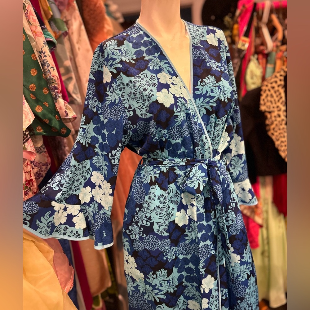 Bright Blue Floral Kimono Robe